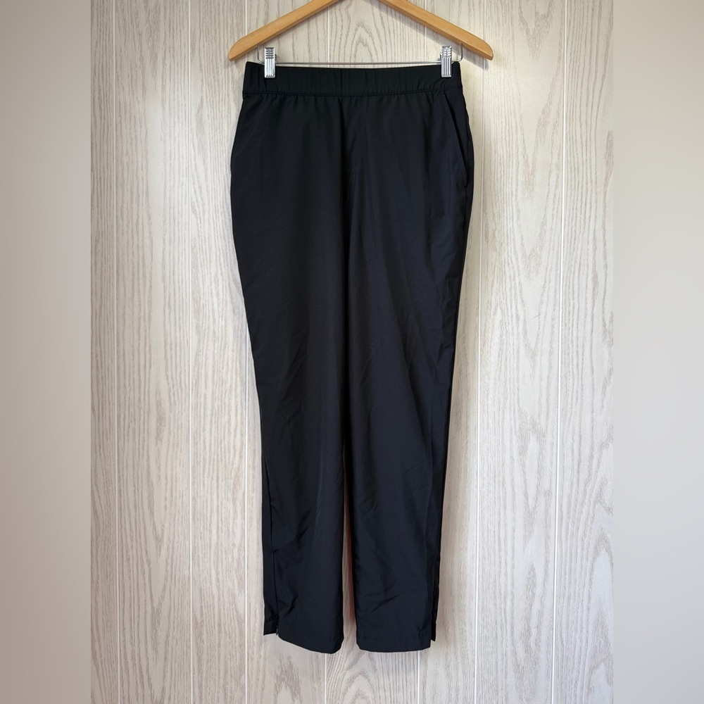 Tommy Bahama Women’s Performance Golf Tennis Pants Black
Size Medium EUC